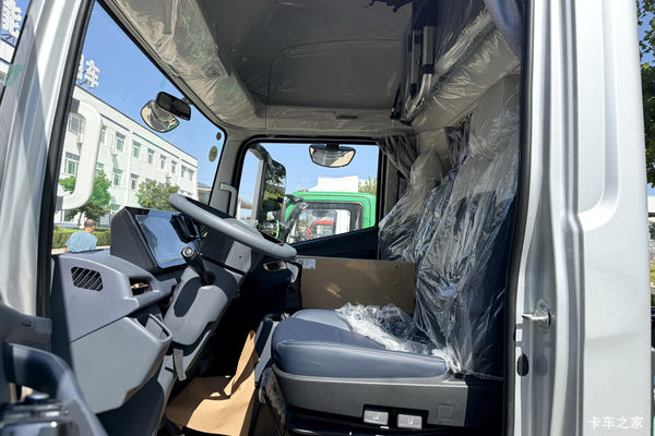 蓝擎汽车 蓝擎·龙X7 载货车优惠促销活动”