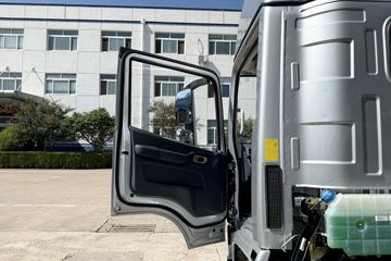 ���桤��X7 2.5L���� 185���� ��ʿ��10�� ���� 4.18�׵��Ų�դʽ�Ῠ(˯�߲�)ͼƬ
