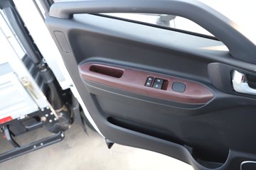 ��������EV9 4.18�׵��Ŵ��綯��դʽ�Ῠ ��γ140.41kWhͼƬ