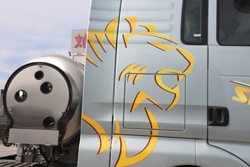 �����ǵ¿�SITRAK G7H�ؿ� 630���� 6X4 LNG�Զ���ǣ����ͼƬ