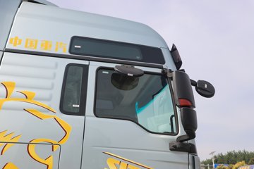 �����ǵ¿�SITRAK G7H�ؿ� 630���� 6X4 LNG�Զ���ǣ����ͼƬ