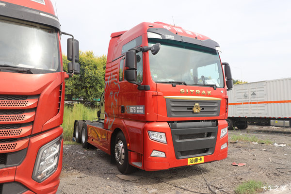 重汽汕德卡 SITRAK G7S 14.6L LNG 630马力 6X4 采埃孚12档 AMT自动档 牵引车