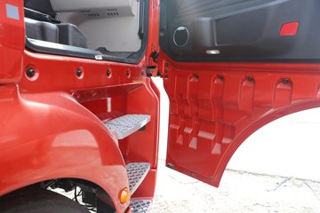 �����ǵ¿� SITRAK G7S 14.6L LNG 630���� 6X4 �ɰ���12�� AMT�Զ��� ǣ����ͼƬ