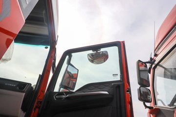 �����ǵ¿� SITRAK G7S 14.6L LNG 630���� 6X4 �ɰ���12�� AMT�Զ��� ǣ����ͼƬ