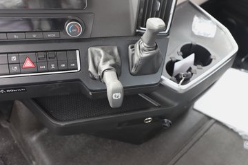 �����ǵ¿� SITRAK G7S 14.6L LNG 630���� 6X4 �ɰ���12�� AMT�Զ��� ǣ����ͼƬ