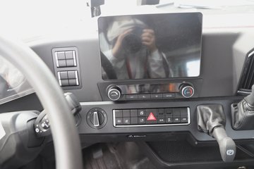 �����ǵ¿� SITRAK G7S 14.6L LNG 630���� 6X4 �ɰ���12�� AMT�Զ��� ǣ����ͼƬ
