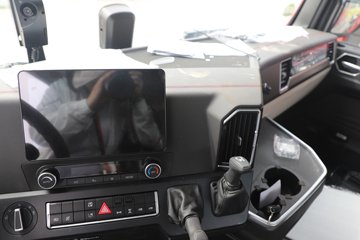 �����ǵ¿� SITRAK G7S 14.6L LNG 630���� 6X4 �ɰ���12�� AMT�Զ��� ǣ����ͼƬ