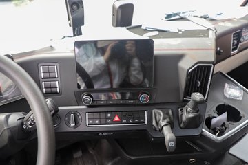 �����ǵ¿� SITRAK G7S 14.6L LNG 630���� 6X4 �ɰ���12�� AMT�Զ��� ǣ����ͼƬ