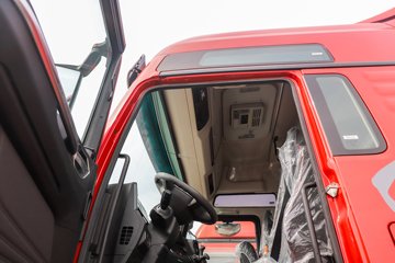 �����ǵ¿� SITRAK G7S 14.6L LNG 630���� 6X4 �ɰ���12�� AMT�Զ��� ǣ����ͼƬ