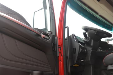 �����ǵ¿� SITRAK G7S 14.6L LNG 630���� 6X4 �ɰ���12�� AMT�Զ��� ǣ����ͼƬ