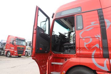 �����ǵ¿� SITRAK G7S 14.6L LNG 630���� 6X4 �ɰ���12�� AMT�Զ��� ǣ����ͼƬ