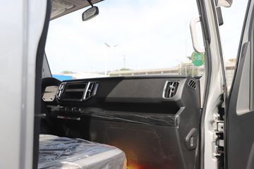 ʱ���캽M5 2.5L���� 150���� ������5�� 3.83���Ű������ῨͼƬ
