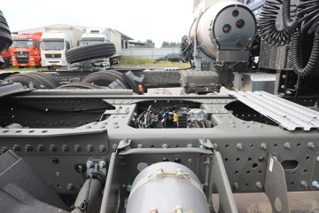 �����ǵ¿�SITRAK G7M 6X4 ���綯ǣ����ͼƬ