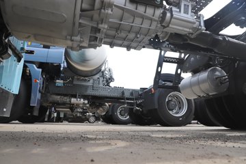 �����ǵ¿�SITRAK G7M 6X4 ���綯ǣ����ͼƬ