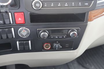 ����HOWOͳ˧ 2.5L���� 185���� �й�����12�� 3.85���Ű��դʽ�ῨͼƬ
