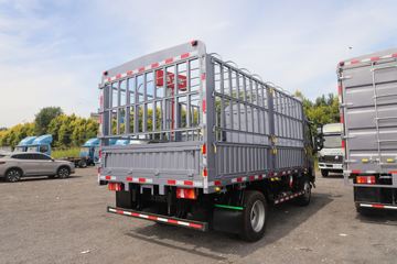 ����HOWOͳ˧T8 2.5L���� 185���� �й�����12�� 4.15�׵��Ų�դʽ�ῨͼƬ