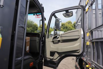 ����HOWOͳ˧T8 2.5L���� 185���� �й�����12�� 4.15�׵��Ų�դʽ�ῨͼƬ