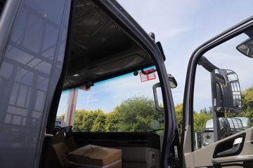 ����HOWOͳ˧T8 2.5L���� 185���� �й�����12�� 4.15�׵��Ų�դʽ�ῨͼƬ