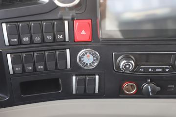 ����HOWOͳ˧T8 2.5L���� 185���� �й�����12�� 4.15�׵��Ų�դʽ�ῨͼƬ