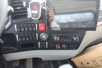 ����HOWOͳ˧T8 2.5L���� 185���� �й�����12�� 4.15�׵��Ų�դʽ�ῨͼƬ
