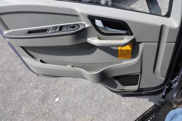 ����HOWOͳ˧T8 2.5L���� 185���� �й�����12�� 4.15�׵��Ų�դʽ�ῨͼƬ