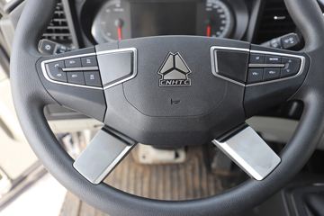 ����HOWOͳ˧T8 2.5L���� 185���� �й�����12�� 4.15�׵��Ų�դʽ�ῨͼƬ