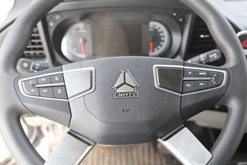 ����HOWOͳ˧T8 2.5L���� 185���� �й�����12�� 4.15�׵��Ų�դʽ�ῨͼƬ