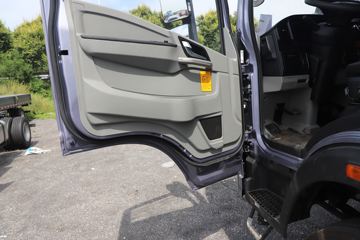 ����HOWOͳ˧T8 2.5L���� 185���� �й�����12�� 4.15�׵��Ų�դʽ�ῨͼƬ