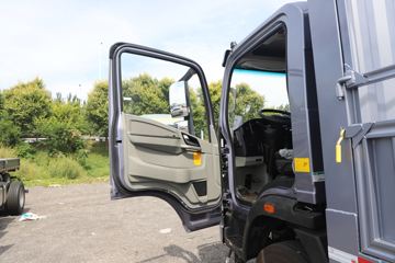 ����HOWOͳ˧T8 2.5L���� 185���� �й�����12�� 4.15�׵��Ų�դʽ�ῨͼƬ