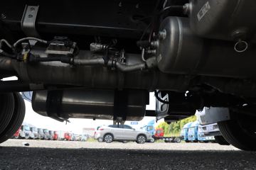 ����HOWOͳ˧T8 2.5L���� 185���� �й�����12�� 4.15�׵��Ų�դʽ�ῨͼƬ