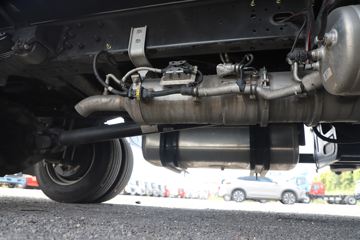 ����HOWOͳ˧T8 2.5L���� 185���� �й�����12�� 4.15�׵��Ų�դʽ�ῨͼƬ