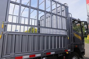 ����HOWOͳ˧T8 2.5L���� 185���� �й�����12�� 4.15�׵��Ų�դʽ�ῨͼƬ