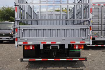 ����HOWOͳ˧T8 2.5L���� 185���� �й�����12�� 4.15�׵��Ų�դʽ�ῨͼƬ