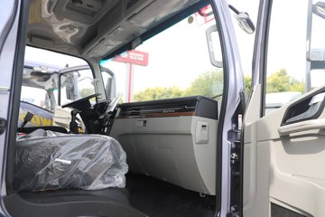 ����HOWOͳ˧ 2.5L���� 185���� �й�����12�� 4.15�׵��Ų�դʽ�ῨͼƬ