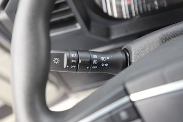 ����HOWOͳ˧ 2.5L���� 185���� �й�����12�� 4.15�׵��Ų�դʽ�ῨͼƬ
