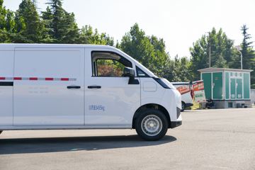 Զ������V8E 2025�� ����� 2�� ���綯��ջ��� ����ʱ��50.2kWhͼƬ