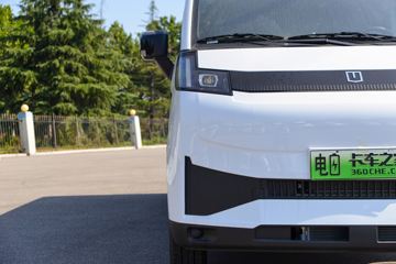 Զ������V8E 2025�� ����� 2�� ���綯��ջ��� ����ʱ��50.2kWhͼƬ
