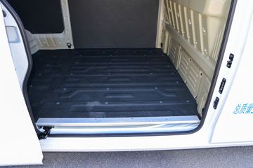 Զ������V8E 2025�� ����� 2�� ���綯��ջ��� ����ʱ��50.2kWhͼƬ
