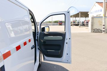 Զ������V8E 2025�� ����� 2�� ���綯��ջ��� ����ʱ��50.2kWhͼƬ