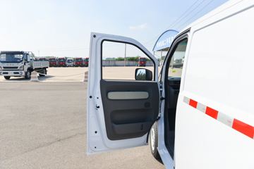 Զ������V8E 2025�� ����� 2�� ���綯��ջ��� ����ʱ��50.2kWhͼƬ
