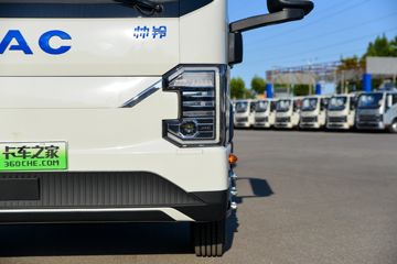 ����˧��ES9 4.18�׵��Ŵ��綯��ʽ�Ῠ ����ʱ��140.41kWhͼƬ