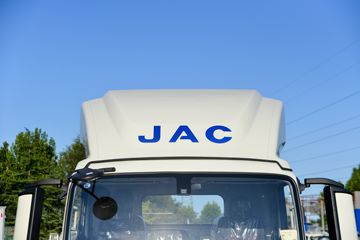 ����˧��ES9 4.18�׵��Ŵ��綯��ʽ�Ῠ ����ʱ��140.41kWhͼƬ
