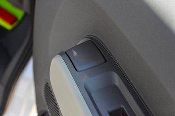 Զ������F3E 2025���ǻ۰� 3.79�׵��Ŵ��綯����΢�� ����65kWhͼƬ