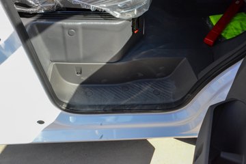 Զ������F3E 2025���ǻ۰� 3.79�׵��Ŵ��綯����΢�� ����65kWhͼƬ