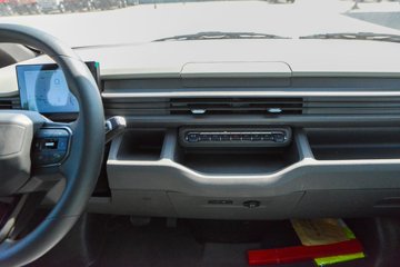 Զ������F3E 2025���ǻ۰� 3.79�׵��Ŵ��綯����΢�� ����65kWhͼƬ