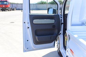Զ������F3E 2025���ǻ۰� 3.79�׵��Ŵ��綯����΢�� ����65kWhͼƬ