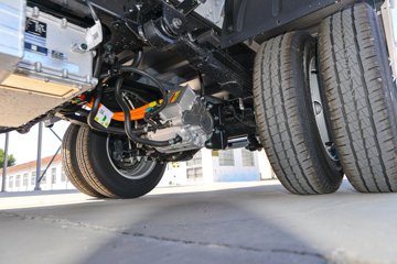 Զ������F3E 2025���ǻ۰� 3.79�׵��Ŵ��綯����΢�� ����65kWhͼƬ