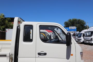 ��������M2 �ܶ��� 2.0L 144���� ���� 3.3���Ű�����΢��ͼƬ