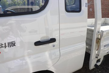��������M2 �ܶ��� 2.0L 144���� ���� 3.3���Ű�����΢��ͼƬ