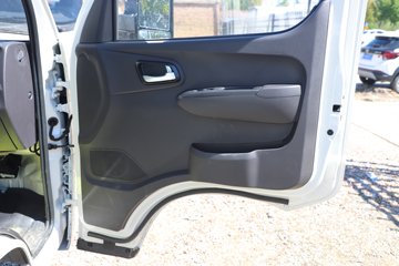 ��������M2 �ܶ��� 2.0L 144���� ���� 3.3���Ű�����΢��ͼƬ